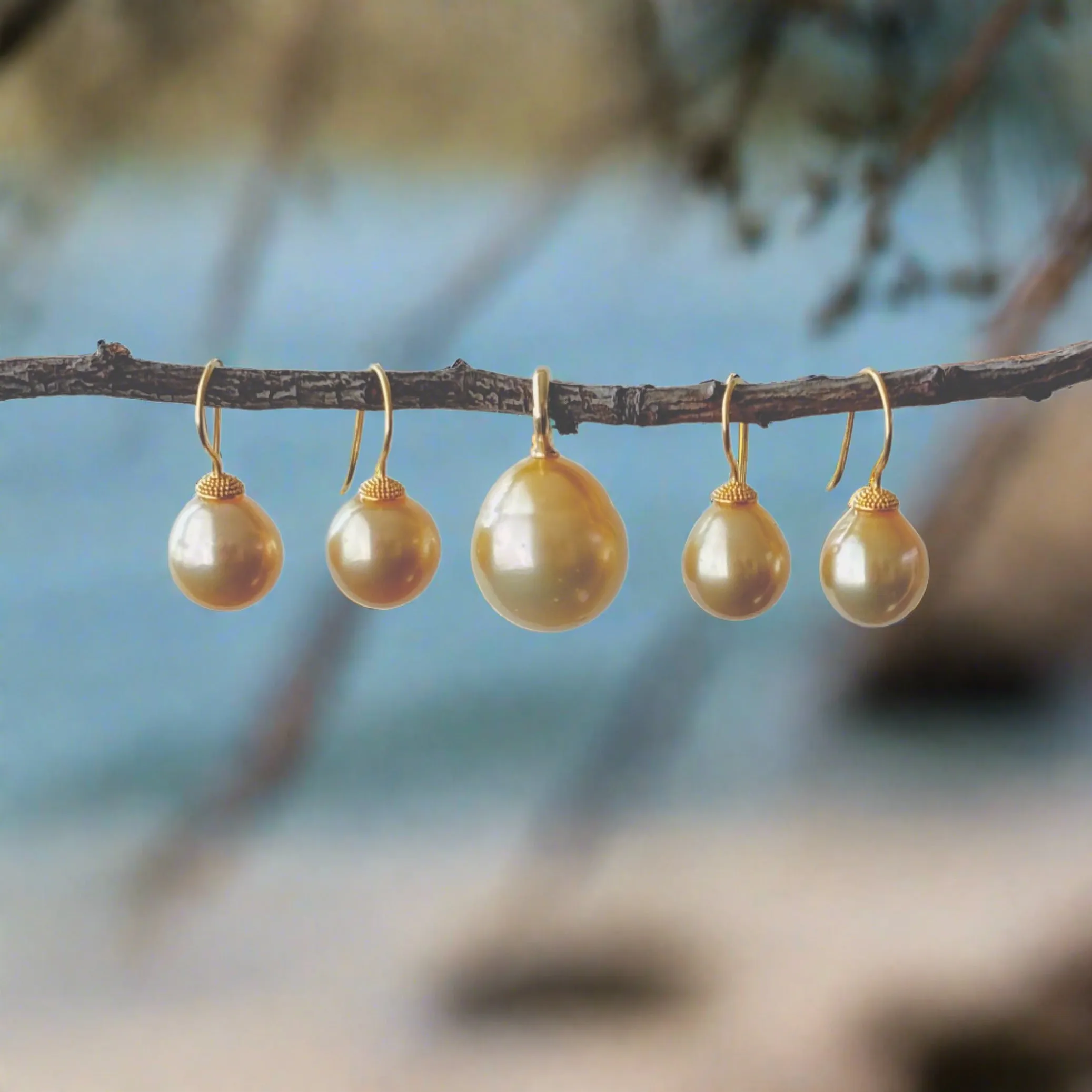 17mm  GORGEOUS SOUTH SEA BANDED DROP PEARL PENDANT