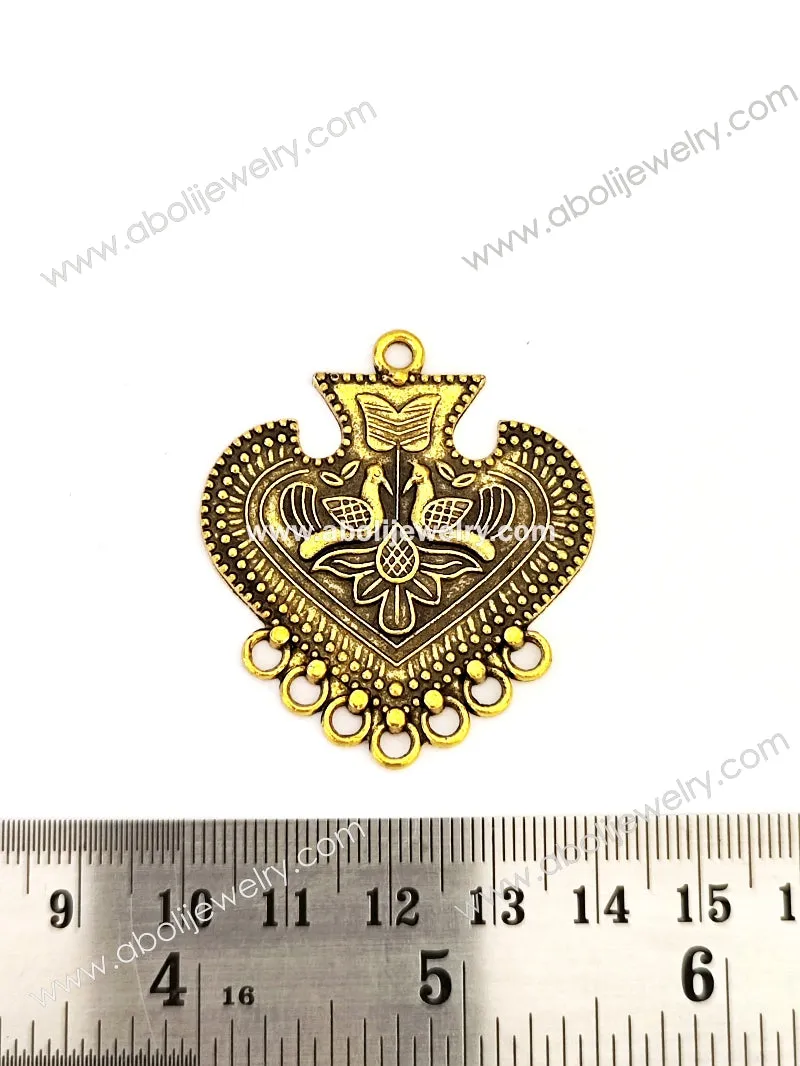 Golden pendant GP40