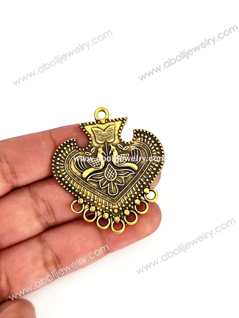Golden pendant GP40
