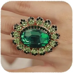 YERTTER Antique Gold Crystal Women Statement Ring Rhinestone Oval Ring Exaggerated Cocktail Ring Vintage Crystal Ring for Women Girls